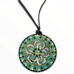 Colier handmade din lemn pictat manual