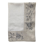 Față de masă bej brodată manual cu flori argintii 130x180 cm
