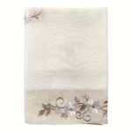 Față de masă din in brodată manual cu flori bej si albe, 130x180 cm
