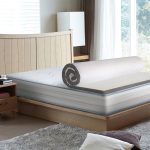 Topper DormeVu Platinum Luxury, H 8 cm, spuma memory, perforatii free air, husa ioni argint, fermitate medie, 140x200 cm
